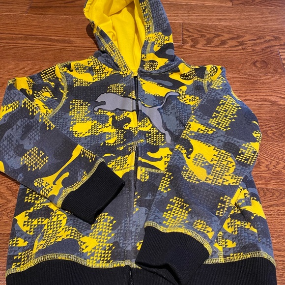 Puma Yellow Pattern Hooded Zip-Up Boys US5 - Picture 1 of 4